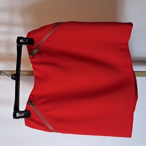 BCBGENERATION RED ZIPPER DETAILED MINI SKIRT - Picture 2 of 6